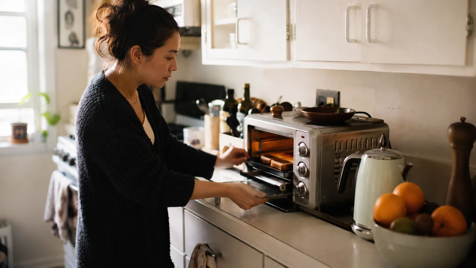 BLACK+DECKER Toaster Oven Review: A Year on a Tiny Counter