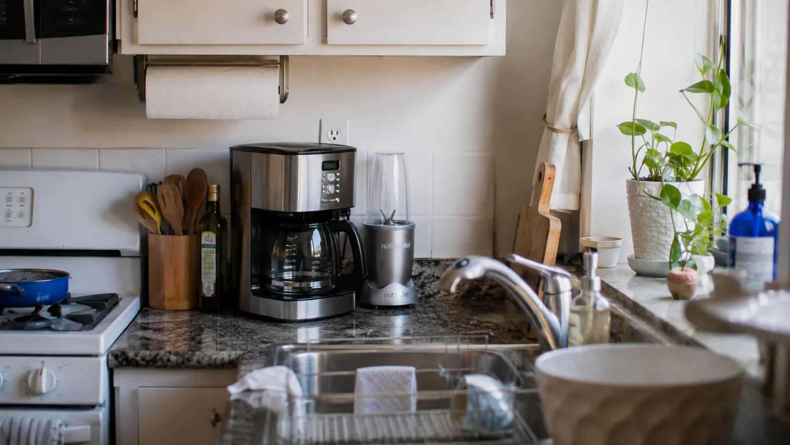 Magic Bullet Review: 6 Months of Daily Smoothies in a Small Kitchen